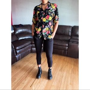 Urban Outfitters Floral Button-Down. Size Small